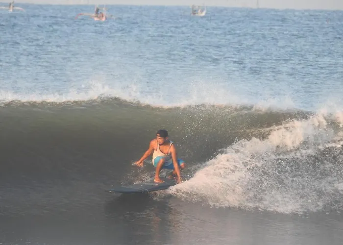 The Point Surfcamp Bali 3* プルカン