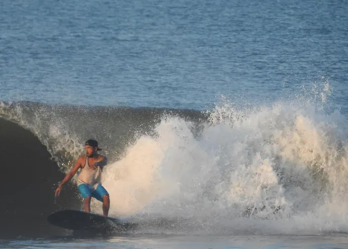 ホテル The Point Surfcamp Bali 3*