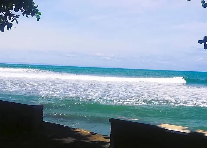 ホテル The Point Surfcamp Bali 3*