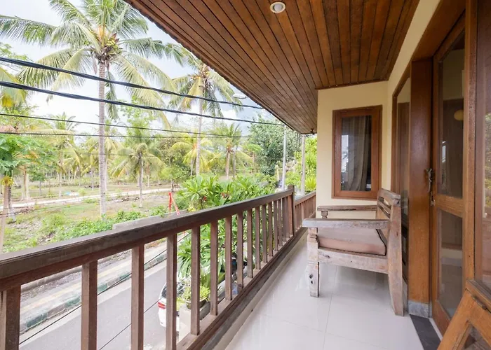 The Point Surfcamp Bali 3*