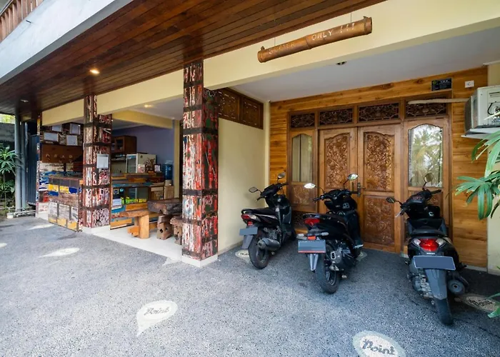 The Point Surfcamp Bali 3*
