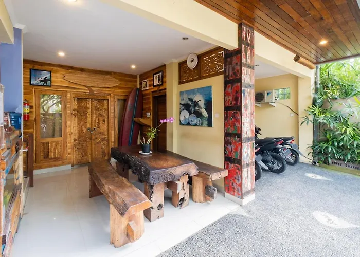 The Point Surfcamp Bali ホテル プルカン