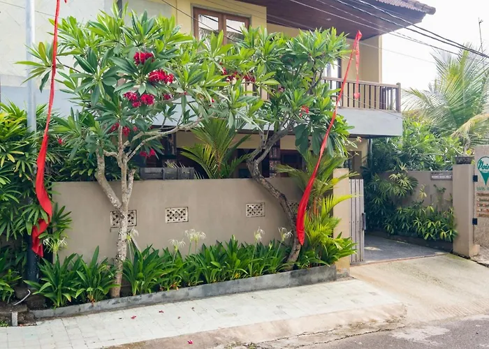 ホテル The Point Surfcamp Bali 3*
