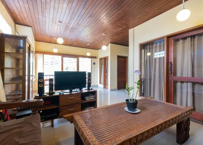 ホテル The Point Surfcamp Bali
