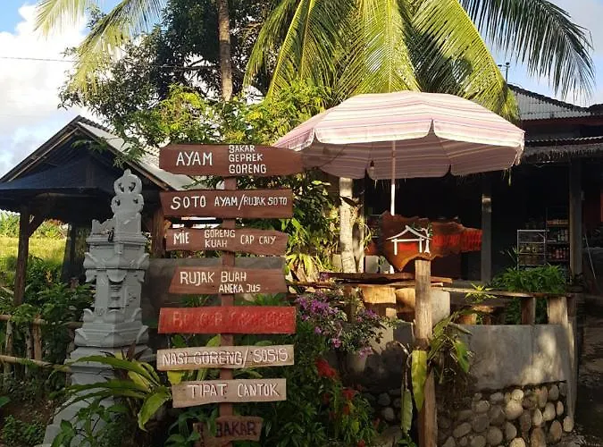 ホテル The Point Surfcamp Bali プルカン