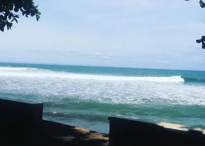 The Point Surfcamp Bali 3*